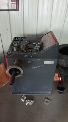 江苏徐州出售二手汽车维修设备 22000元九五成新,扒胎机大力,平衡机大力,举升机